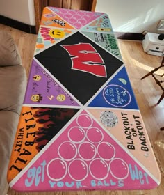 wisconsin badgers painted pong table inspo Painting Ping Pong Table, Penn State Pong Table, Beer Die Table Painted Ideas, Pong Table Painted College Ideas, Diy Beer Pong Table Designs, Beer Pong Table Painted Ideas, Diy Beer Pong Table Paint Ideas