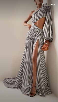 Источник: https://t.me/genskiy_mir_2024 Working Smart, Cotton Gowns, Looks Chic, Mode Inspiration, Beach Dress, Moda Operandi, Night Dress, Classy Outfits, Pretty Dresses