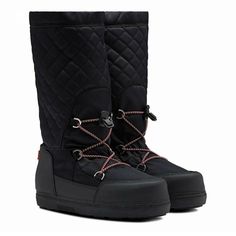 In Excellent Condition, Side Expandable Zipper, Quilted Fabric, Adjustable Elastic Front, Size 8. Hunter Shoes, Quilted Fabric, Women Hunters, Hunter Boots, Winter Rain, Quilt Fabric, Snow Boots, Rain Boots, Elastic