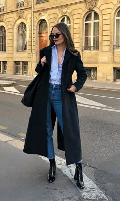 Jeans Ideas, Long Black Coat, Style Jeans, Coat Outfits, Looks Style