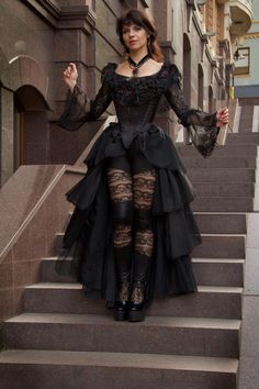 Gothic Vintage Dress, Vampirecore Aesthetic Outfit, Victorian Poses, Vampirecore Outfits, Goth Types, Wedding Dress Ruffled Skirt, Vampire Ball Gown, Tightlacing Corset, Gothic Wedding Dresses