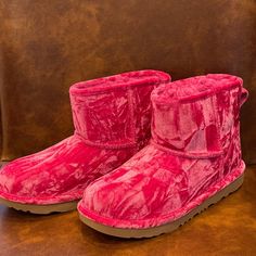 New Without Tags! Size Eu 38, **Fit A Womens 8! These Are Tagged A Size 6, But Fit Larger. Gorgeous Pink Velvet Style! Anthropologie Looking. So Cute. Velvet Style, Shoes Ugg, Velvet Color, Ugg Classic, Velvet Fashion, Pink Velvet, Platform Boots, Womens Uggs, Winter Rain