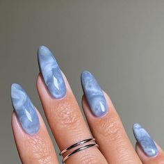 Marble Nails Aesthetic, Fun Easy Nail Designs, Blue Fall Nail Ideas, Subtle Nail Ideas, Nails That Match With Everything, Gloomy Nails, Stormy Nails, Light Blue Marble Nails, Textured Nail Designs