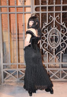 Gothic Wedding Dress Aesthetic, Goth Dress Formal, Alternative Fits, Thrifting Manifestation, Classic Rock Fashion, Classy Goth, Black Scene, Wedding Dress Aesthetic