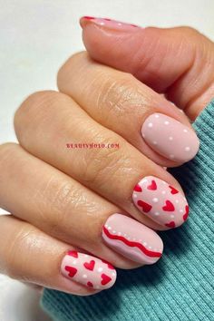 Rate This valentines nails ideas From ⭐1~10. SAVE & FOLLOW i will update everyweek. Nail Designs For Valentines Day, Heart Nail Designs, Nail Designs Valentines, Romantic Heart, Cute Gel Nails, Short Nail Designs, New Year's Nails