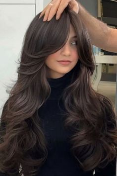 Long Haircut For Black Hair, Butterfly Haircut Color, Very Long Layered Haircuts, Black Long Hair With Highlights, Wolfcut For Long Hair, 2 Layers Haircut, Mid Length Hair With Layers Brunette, Old Money Long Hair, Long V Cut Hair With Layers