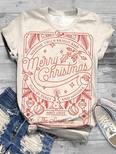 Retro Christmas Print Crew Neck T-shirt Ruby Granger, Cricut Craft Room, Horse Designs, Spirit Wear, Christmas Print, Sport Dress, Dark Fashion, Christmas Prints