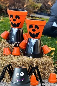 halloween decorations made to look like pumpkins and jack - o'- lanterns