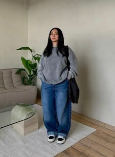 Check out my bio 😉#dressesforwomen #dresstoimpress Fashion Inspo Outfits Midsize, Streetwear Baggy Jeans, Fall Outfits 2023, Street Style Outfits Casual, Sweater Streetwear, Oversized Outfit, Uni Outfits, Baggy Clothes