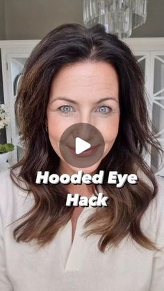 Julie Hannah on Instagram: "Mind blow! 🤯   Instagram just told me that the total time spent watching this video, when it’s all added together, comes to 4 years, 316 days and 5 hours!   #hoodedeyes #makeup #makeuphacks #menopause" How To Apply Eyeshadow For Hooded Eyes Tutorials, Day Time Makeup Looks, Eyeshadow Hacks Makeup Tricks, Applying Eyeshadow Hooded Eyelids, How To Apply Eyeshadow For Beginners Natural Hooded Eyes, Eyeshadow Tricks, Viral Eyeshadow Hack, Mind Blow, Makeup Hacks Videos