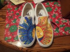 Drew on some vans with sharpies! - Album on Imgur Vans Painted Shoes Ideas, Drawing On Shoes, Hibiscus Drawing, Canvas Shoes Diy