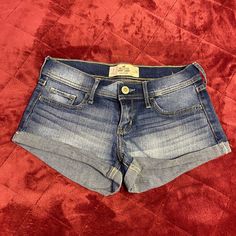 Hollister’s Low Rise Short Shorts. Brand New Without Tags. Rolled Design On Legs. Stretchy Denim Could You Be Loved, Low Rise Jean Shorts, Denim Shorts Outfit, Basic Clothes, Clothes Tips, Low Rise Shorts, Hollister Shorts, Basic Outfits, Low Waisted