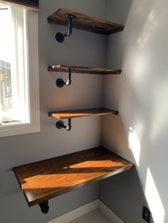 Are you enamored by the beauty of wood and don’t want to conceal it with paintDiscover Minwax stain colors and find the perfect one for your wood projects. Tiny House Desk, Gas Pipe Shelves, Cozy Industrial Decor, Industrial Shelf Diy, Shelves And Desk, Vintage Industrial Interior, Minwax Stain Colors