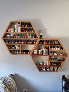 Home Nail Salon Ideas Small Spaces, Home Nail Salon Ideas, Bathroom Organization Ideas, Nail Polish Shelf, Small Salon, Nail Room Ideas, Nail Salon Interior Design, Nail Salon Interior, Home Nail Salon