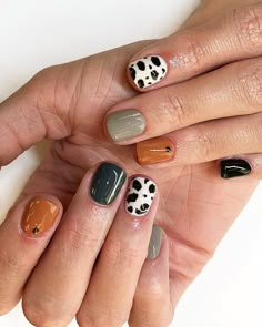 Once supermodel Kendall Jenner announced cow nails are the hopes for her next mani, we knew it was only days (possibly hours) until the animal-inspired nail design showed up on our Instagram feeds. Western Nails, Cow Nails, November Nails, Instagram Feeds, Colorful Nails, Birthday Nails, Minimalist Nails, Coffin Nails Designs, Short Acrylic Nails