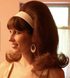 60s Inspired Hair, 1960's Hairstyles, 60's Hair, 1960 Hairstyles, Hairstyles Retro, New Look Ideas, Vintage Meets Modern, Classic Lifestyle, 1960s Hair