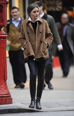 olivia palermo Estilo Olivia Palermo, Olivia Palermo Style, Stylish Fall Outfits, Looks Street Style, Brown Coat, Olivia Palermo, Style Crush, Fashion Mode