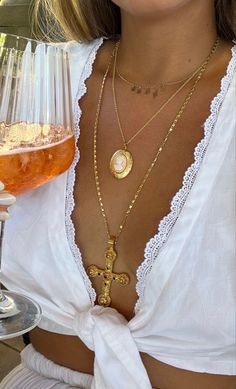 Romantic Jewelry Aesthetic, Vacation Street Style, Dominican Republic Aesthetic, Solo Picnic, Future Accessories, Cute Rainy Day Outfit, Spring Break Vibes, Evry Jewels, Gold Girl