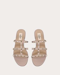 Valentino Garavani Rockstud flat sandal in calfskin leather. - Platinum-finish studs - Heel height 5 mm/0.25'' - Made in Italy Designer Open Heel Sandals With Studs, Designer Studded Flat Sandals, Studded Flat Heel Sandals, Akito Sohma, Valentino Flat Sandals, Valentino Slides, Valentino Flats, Rockstud Flats, Valentino Sandals