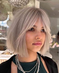 Short Bobs With Bangs, Short Blonde Bobs, Anti Frizz Hair, Bob Hairstyles With Bangs, Bob Haircut With Bangs, Bob With Bangs, Platinum Blonde Hair, Haircuts With Bangs