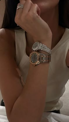 Watch Stack, Old Money Brunette, Dhgate Finds, Street Style Room, Chanel Fashion Week, Blonde Hair Highlights, Fashion Date Night, Nails Beach, Lux Fashion