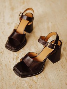 Anita Irish Coffee - Sandales à plateformes et talons hauts en cuir marron Bridesmaid Shoes Fall, Summer Shoes With Dresses, Shoes For Fall Outfits, Fun Shoes For Women, Shoe Must Haves Women, Shoes That Go With Dresses, Fall 2024 Shoes, 2025 Shoes Trends Women, Shoes For Wide Feet Woman