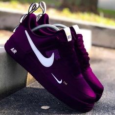 Nike Shoes Women Fashion, Shoe Pics, Chola Style, Nike Fashion Shoes, Jordan Shoes Girls, Jordan 4s, Custom Nike Shoes, All Nike Shoes, Shoes Outfit Fashion