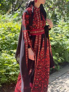 Kaftan styled Stiched thobe with Tatreez detailing all across the front and back. It includes a plain black under dress with sash and head piece Arabic Clothes, Mongolian Clothing, Arabic Clothing, Balochi Dress, Kaftan Style, Medieval Dress, Head Piece, Under Dress, Embroidery Fashion