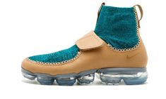 Acclaimed industrial designer Marc Newson was given an opportunity to revamp Nike’s newly minted VaporMax model in the way he saw fit.  The result is this bold NikeLab Air VaporMax – a member of the “VisionAirs” collection, highlighting three sneakers designed by three style and technology visionaries – featuring contrasting textiles and colors.  Amending the silhouette with a high-top look using Nike’s patented sock-like collar, Newson’s brainchild also bears no resemblance to any runner we’ve Marc Newson, Air Max Day, Curvy Petite Fashion, Sneaker Magazine, Nike Vapormax, Marathon Running Shoes, Air Vapormax, Stadium Goods, Nike Air Vapormax