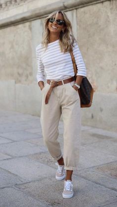 Hip Business Casual Women, Beige Hose, Outfits Chic, Mode Casual, Golf Outfits Women, Pantalon Large, Casual Fall Outfits, Outfits Casuales