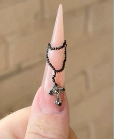 Crucifix Nails, Crosses Nails, Nails With Chains, Nyc Nails, Cross Nails, Retro Nails, Wow Nails