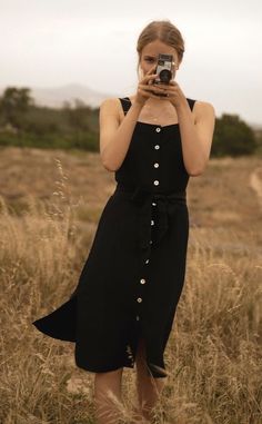 Clement dress - black Rails Clothing, Stockholm Street Style, Linen Midi Dress, Chic Leather, Milan Fashion Weeks, Olivia Palermo, Casual Stripes, Cara Delevingne, Kate Moss