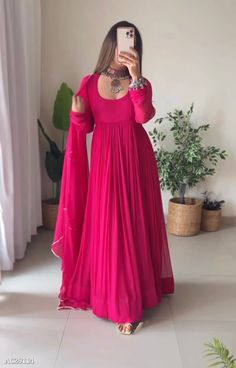 Diwali Outfits, Trendy Outfits Indian, Anarkali Dress Pattern, Traditional Indian Dress, Salwar Kamiz, Indian Dresses Traditional, Traditional Indian Outfits, Trendy Dress Outfits, Simple Pakistani Dresses