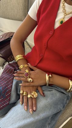 Chunky Gold Jewelry, Stile Hijab, Gold Girl, Jewelry Outfit