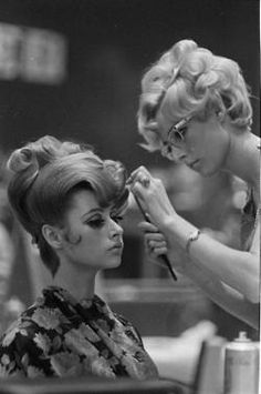 hair salon 1940s Photography, Hair Editorial, Vintage Beauty Salon, Affirmation Station, Vintage Hair Salons, 1960s Hair, 60s Hair, Betty Draper