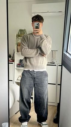 Winter Outfit Inspo Men, Outfit Inspo Men Winter, Boy Outfit Inspo Aesthetic, Men Outfit Ideas Aesthetic, Outfit Uomo Streetwear, 2024 Outfits Men, Street Style Men Aesthetic, Black And Grey Outfit Men, Outfit Streetwear Homme