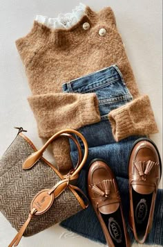 Mode Style Anglais, Outfit Chic, Volleyball Hairstyles, Looks Chic, Merino Wool Sweater, Wool Sweater