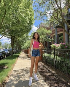 Insta: cassiesethna High Cut Outfit, Western Style Outfits, Crop Top Outfits, Mom Shorts, Pink Tank, Casual Summer Outfit