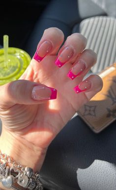 Short Buchifresa Nails, Valentines Nails Designs Stilettos, Starter Nails Design, Prom Nails With Jewels, Designed Nails Art, Prom Pink Nails Acrylic, Hot Pink French Tip Nails With Gems, Pink Buchifresa Nails, Bright Pink Prom Nails