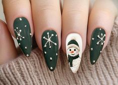 Snowman Nails Christmas, Nail Snowman, Penguins Nails, Snowman Nails Design, Christmas Character Nails, Yule Nails, Grinch Nails, Penguin Nails, Nails Festive