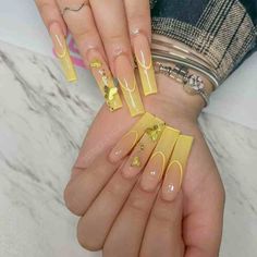 41+ Graduation Nails Ideas For High School Graduation Party 2023 - Girlwithdream Short Nude Nail Designs, Double French Nails, Short Nude Nails, Black Prom Nails