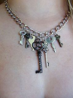 Current favorite Key Necklace on Etsy $18 Tattoos Architecture, Animals Tattoos, Origami Jewelry, Bullet Jewelry, Steampunk Necklace, Repurposed Jewelry