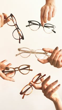 Eyewear Photography Ideas, Glasses Photo Ideas, Optician Aesthetic, Eyeglass Photography, Glasses Photography Ideas, Glasses Product Photography, Sunglasses Photography Ideas, Optical Photography, Glasses Advertising