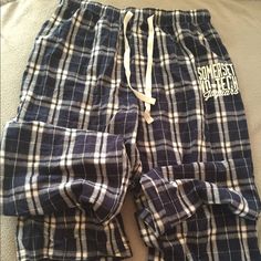 Runs Big Fits Like A Large Or Xl. Has A School Name On The Side Of The Leg. Never Worn Before Baggy Pajama Pants, Oversized Pjs, Epic Outfits, Plaid Pajama, Plaid Pajama Pants, Flannel Pajama Pants, Plaid Pajamas, Pants Color, Christmas Wishlist