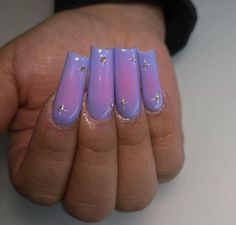 Trendy Square Nails 2024, Aura Spring Nails, Pretty Vacation Nails, Purple Pink Aura Nails, Cool Nail Inspo Square, Cute Aura Nails, Two Different Colored Hands Nails, Acrylic Nails 2024 Trends, Purple Vacation Nails