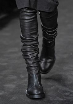 Ann Demeulemeester Boots, Mode Shoes, I'm With The Band, Ann Demeulemeester, Boot Bag, Dark Fashion, Mode Inspiration, Me Too Shoes, Black Boots