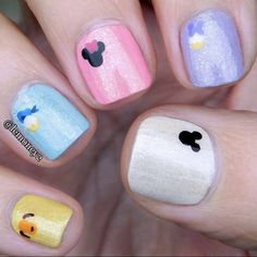 Nails 2023 Trends Disney, Disney Wedding Nail Designs, Cute And Simple Disney Nails, Simple Gel Nails Short Disney, Disney Short Nail Designs, Disney Nail Designs Simple Short, Disney Nails Acrylic Mickey Mouse, Gel Nail Designs Disney