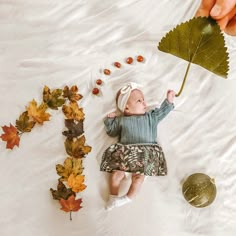 1 місяць дитини, 1 месяц ребенку, one month baby, дети, ребенок, дитина, kids, осінь, autumn, ідеї для фото дитини, фото по місяцях, дитяча фотосесія 1 Month Baby, Monthly Baby Photos, Baby Boy Room Decor, Muslim Women Fashion, Foto Baby, Bathroom Inspiration Decor, Baby Boy Rooms, Baby Milestones, Baby Photoshoot