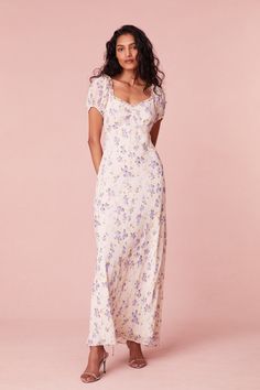 Floral printed maxi dress with short puff sleeves Modest Maxi, Dusty Lavender, Purple Maxi Dress, Denim Maxi Dress, Maxi Dress Sale, Warm Dresses, Luxury Dresses, Church Dresses, Dress Designer