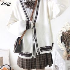 Japanese Student, Classic Preppy Style, Womens Knitwear, Cardigans Women, Retro Girls, Style Japanese, Classic Preppy, Japanese Vintage, Goth Outfits